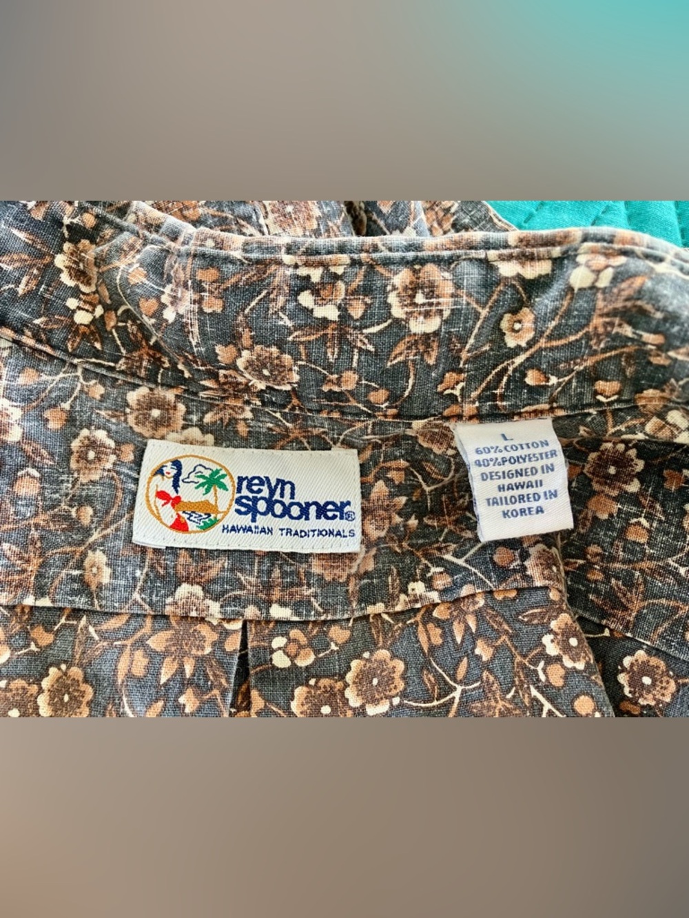 reyn spooner Short-Sleeve Floral Button-Up Aloha Shirt - Designed in Hawaii - Picture 3 of 6